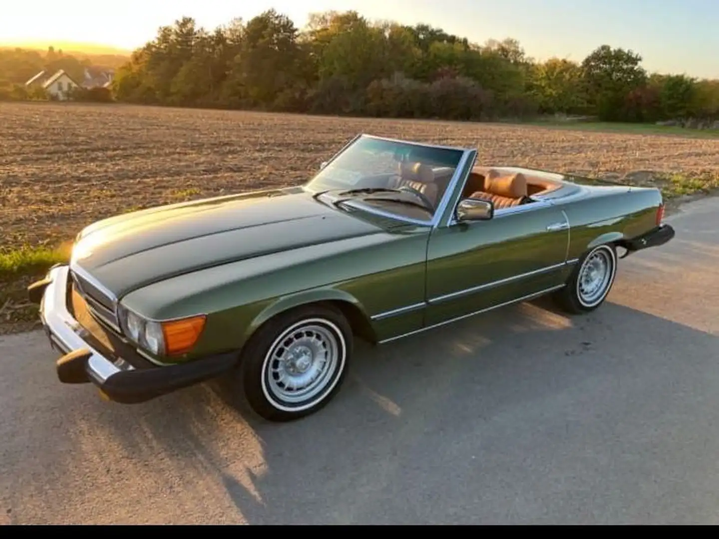 Mercedes-Benz SL 450 US-R107 Cabriolet mit Soft- und Hardtop Zielony - 1