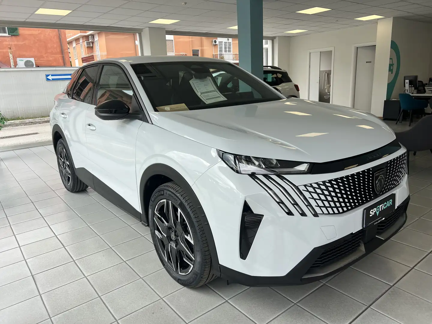 Peugeot 3008 1.2 hybrid Allure 145cv e-dcs6 Bianco - 2