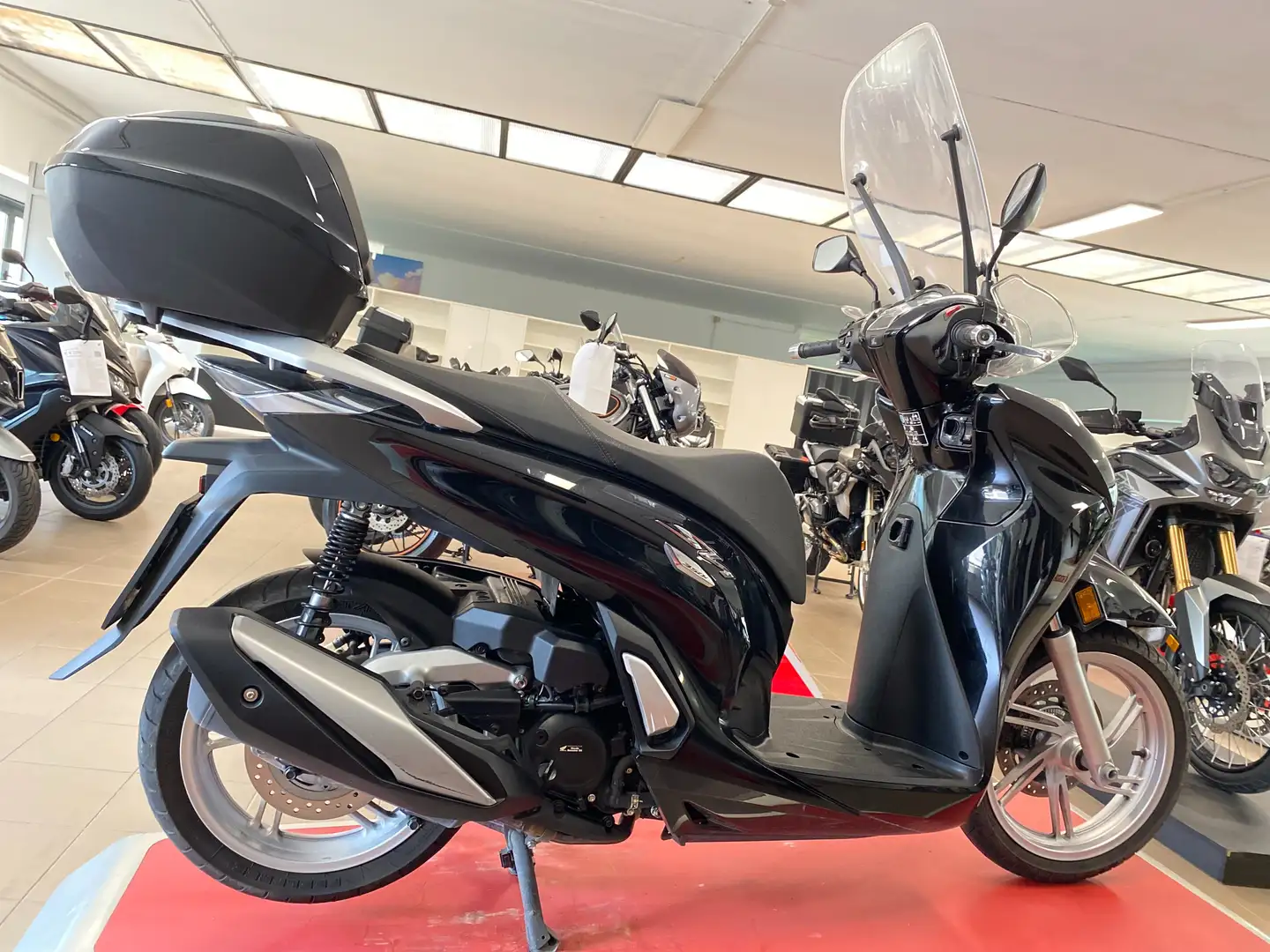 Honda SH 350i Noir - 2