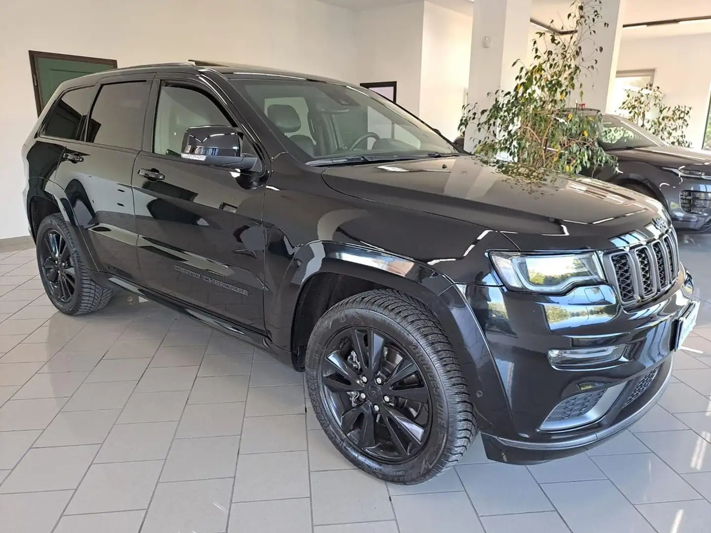 Jeep Grand Cherokee 3.0 V6 CRD 250 CV Multijet II S "TAGLIANDATA JEEP" Noir - 1