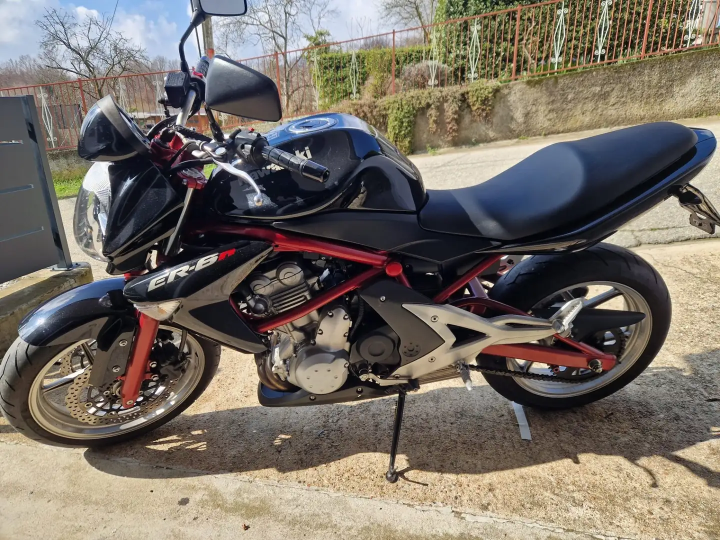 Kawasaki ER - 6 N Negro - 2