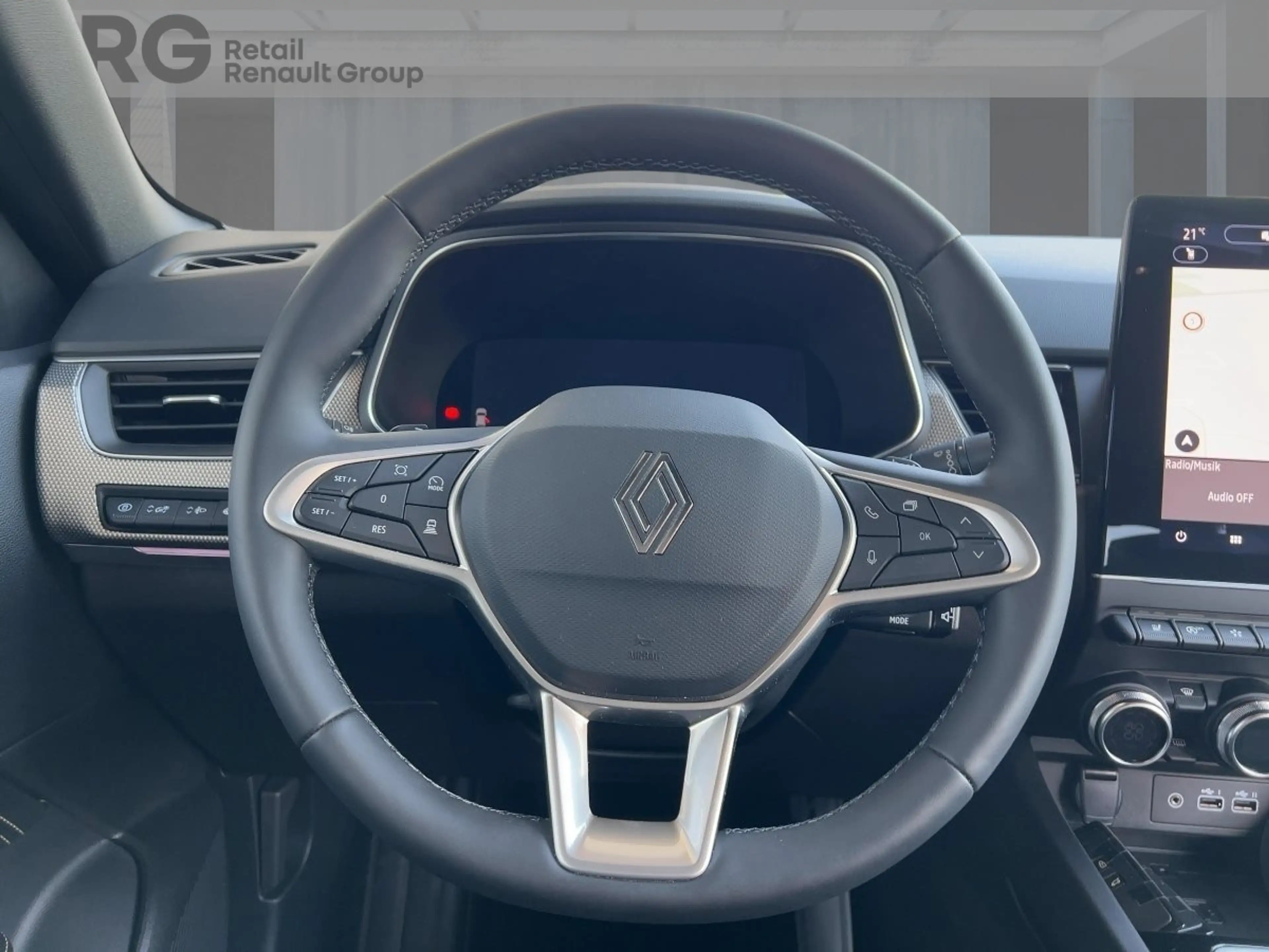 Renault Arkana TECHNO Mild Hybrid 140 EDC Apple CarPlay BT — photo 11