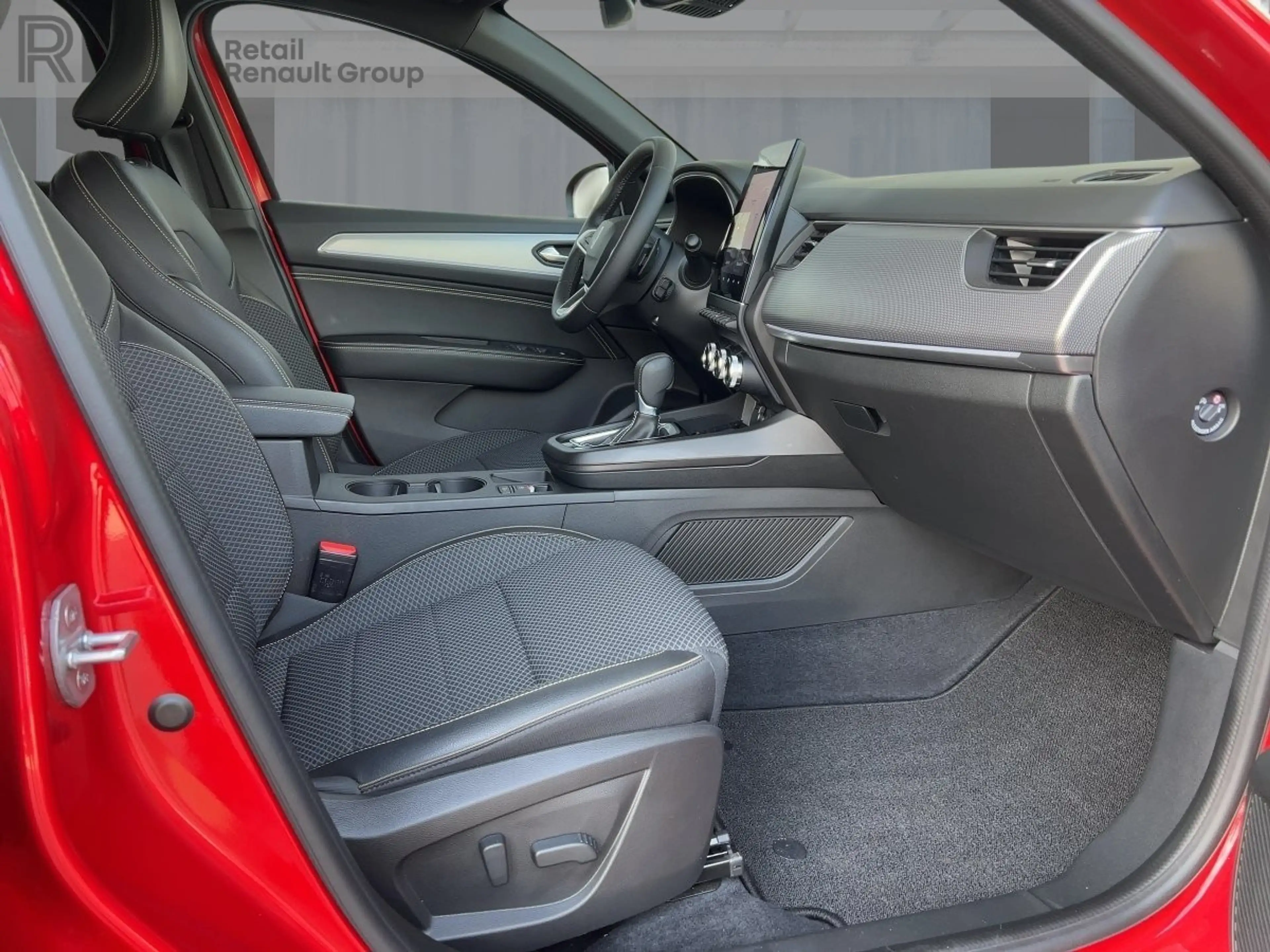 Renault Arkana TECHNO Mild Hybrid 140 EDC Apple CarPlay BT — photo 8