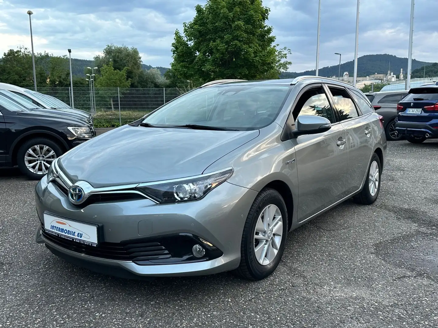 Toyota Auris Touring Sports Hybrid AC Alu Navi Kamera** Grau - 1