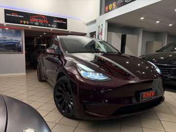 Model Y AWD Performance Iva esposto