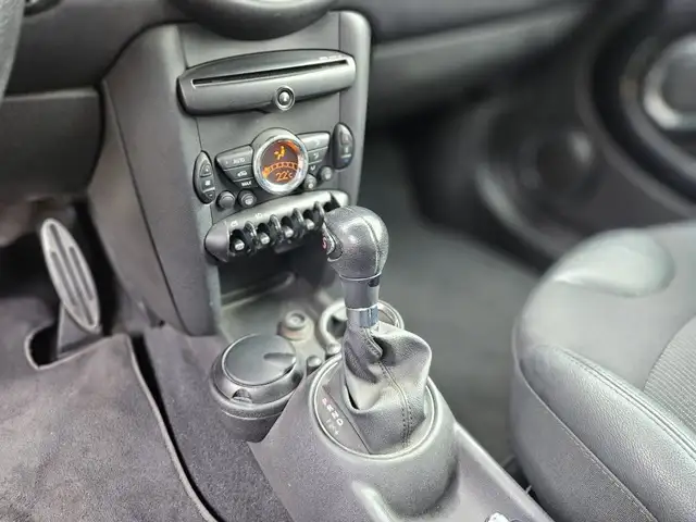Mini Cooper Cooper view 9