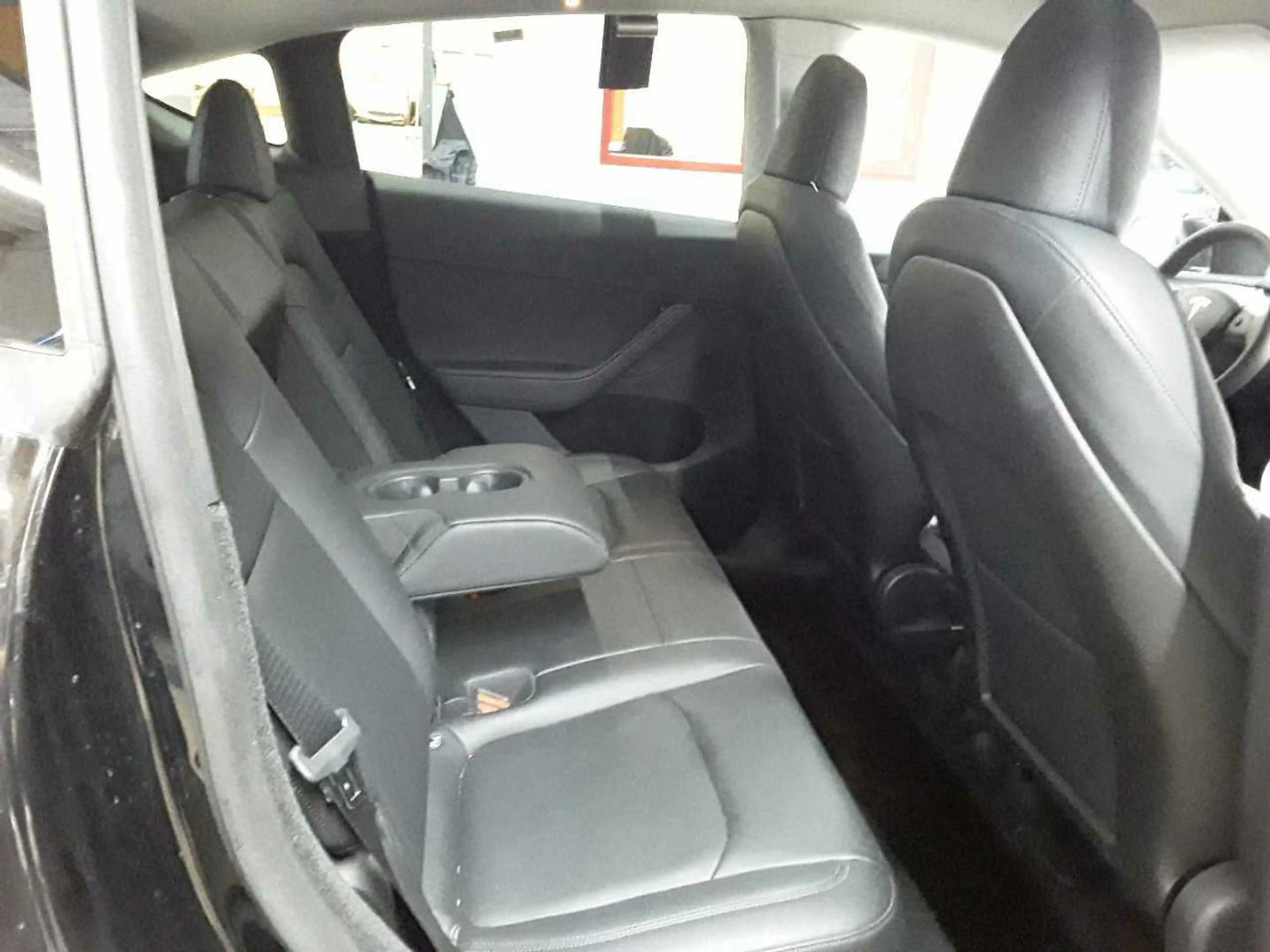 Tesla Model Y Long Range Dual Motor AWD — photo 14