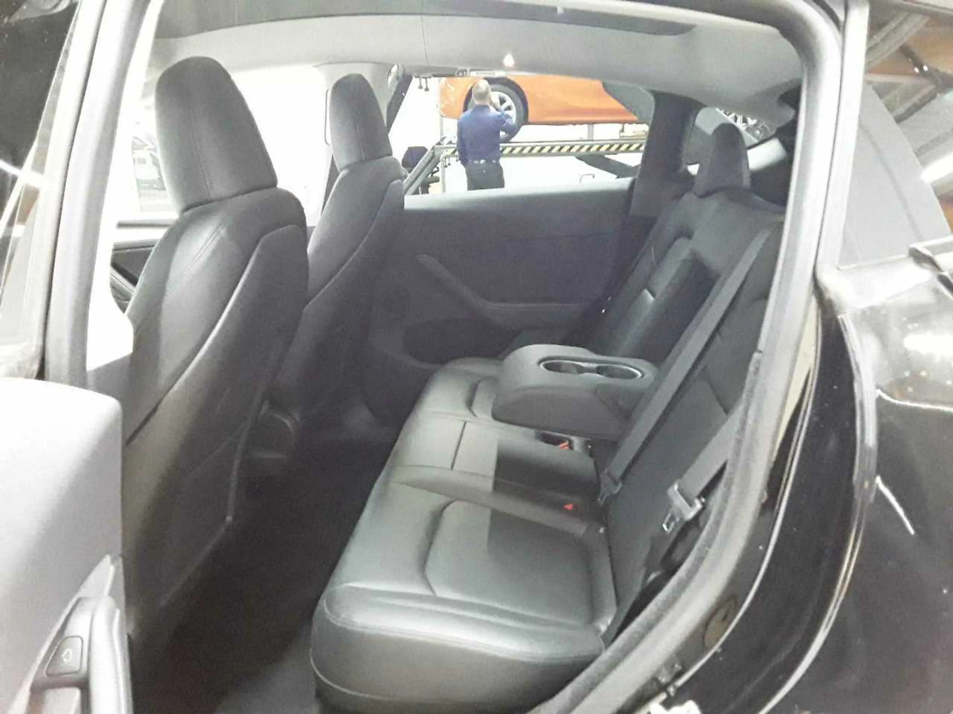 Tesla Model Y Long Range Dual Motor AWD — photo 13