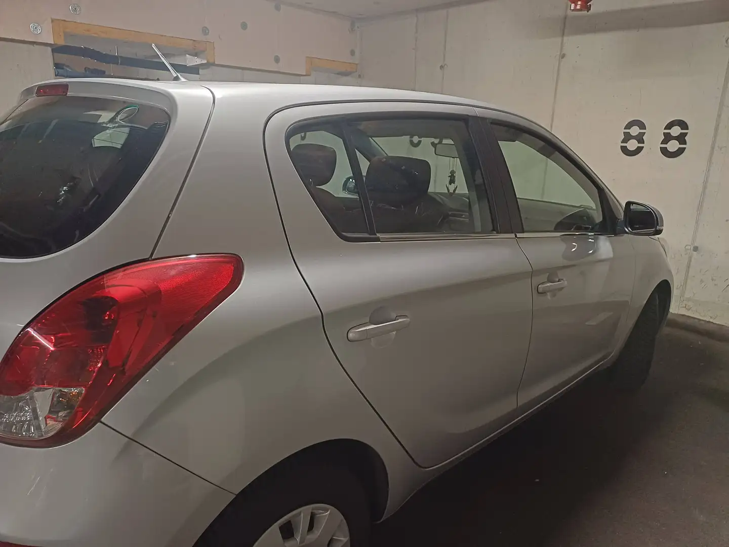 Hyundai i20 i20 1,25 Life Life Silber - 2