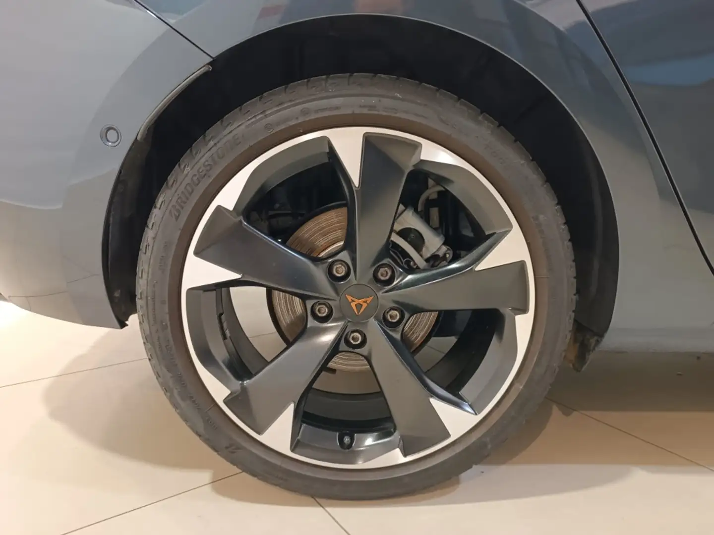 CUPRA Leon 1.5 ETSI Tech Edition DSG 110Kw Gris - 2