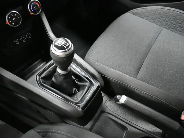 Renault Clio 2023, foto 18