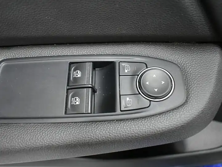 Renault Clio 2023, foto 10