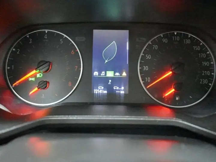 Renault Clio 2023, foto 17