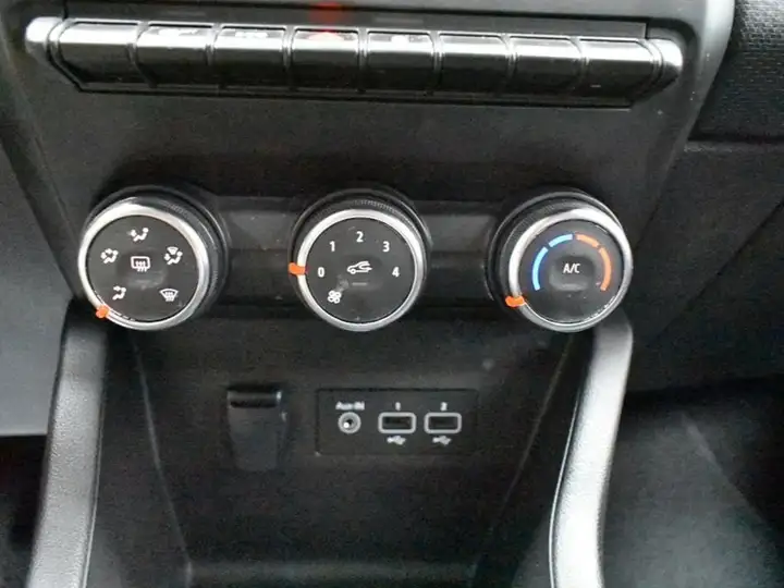 Renault Clio 2023, foto 19