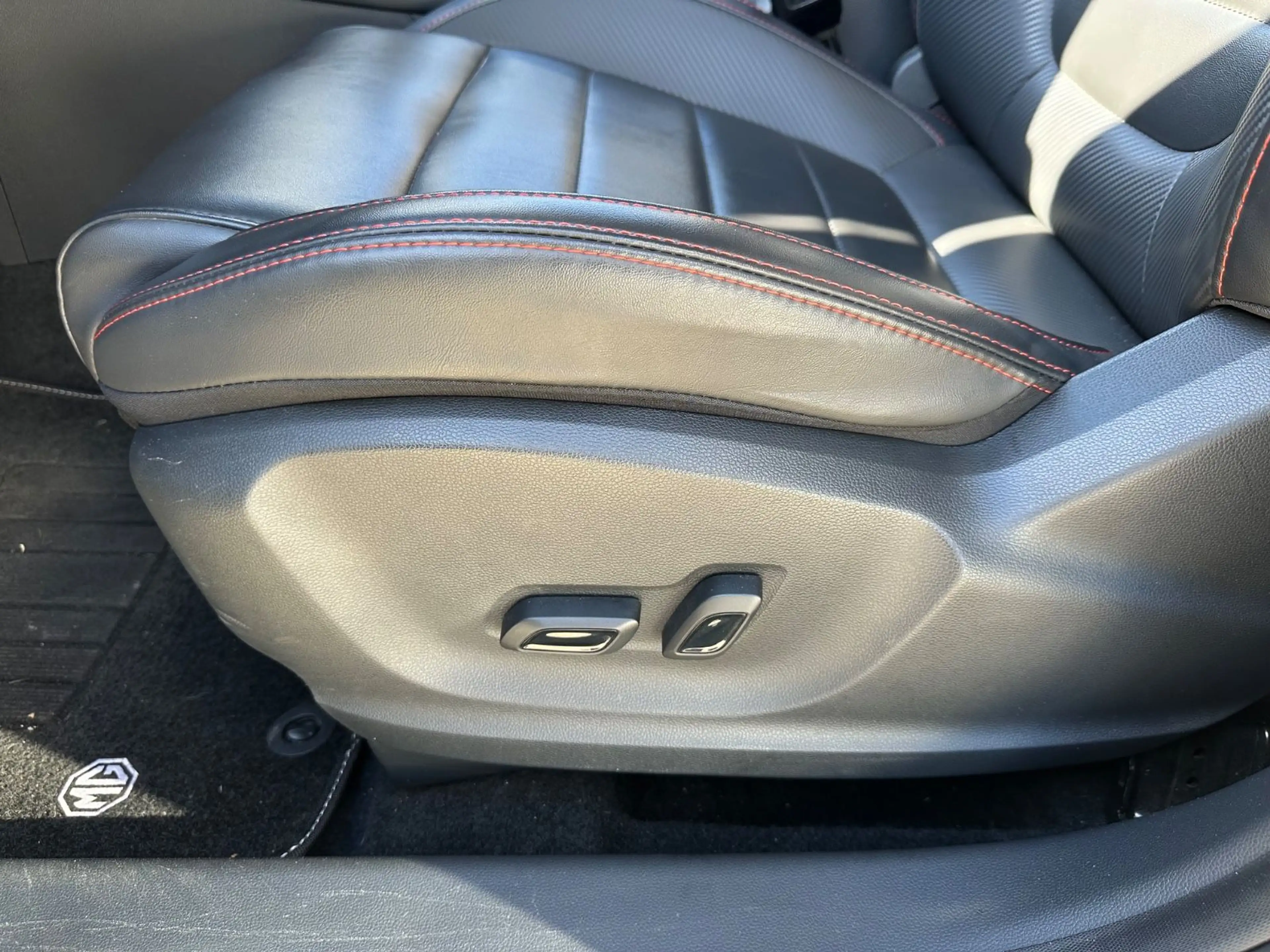 MG ZS Luxury 1.5 VTi LEDER+360°KAM+NAVI+SHZ+CARPLAY — photo 8