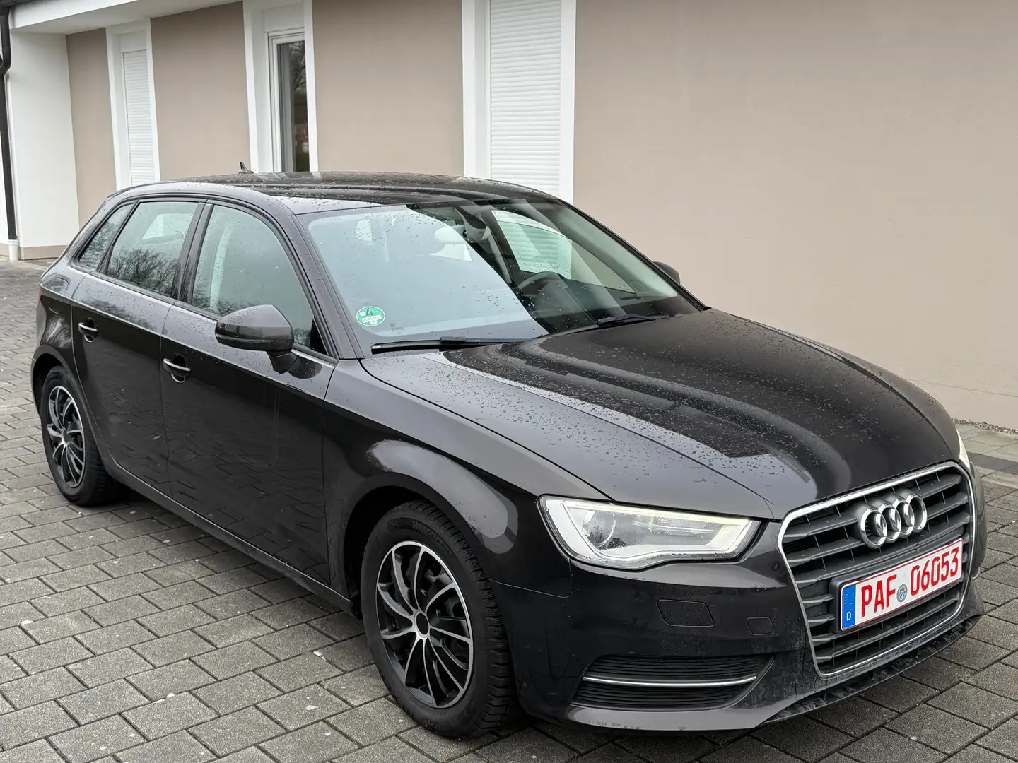 Audi A3 A3 1.6 TDI Limousine NAVI, TEMPOMAT, XENON, AHK.. Hnědá - 1