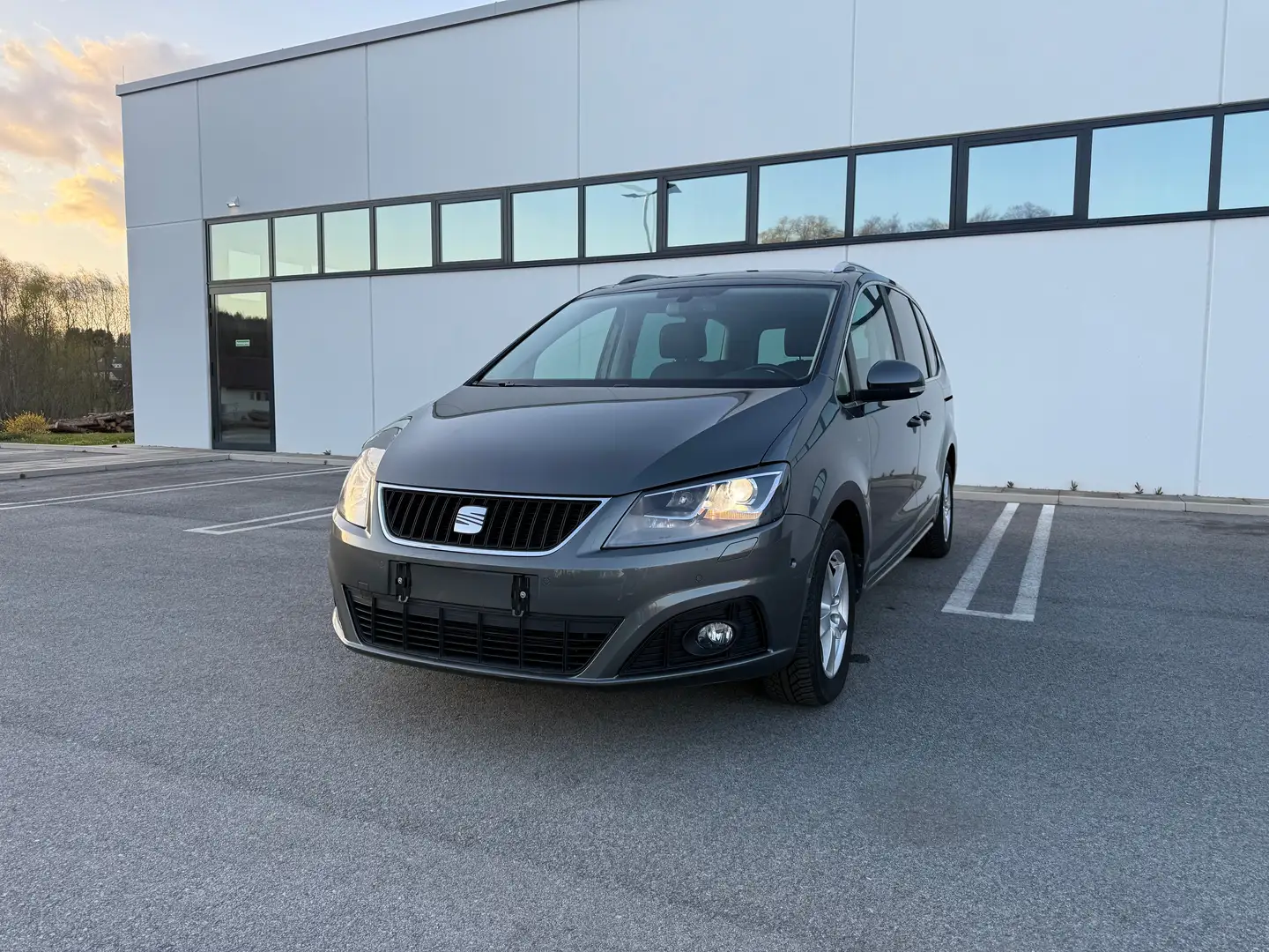 SEAT Alhambra Alhambra Style 2,0 TDI CR Style - ERSTBESITZ Grau - 2