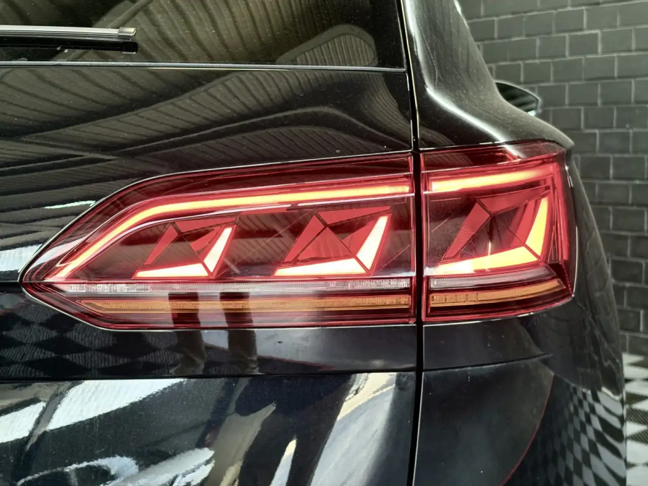 Volkswagen Touareg 3.0 TSi V6 PHEV 4MOTION Elegance 381 CV 7