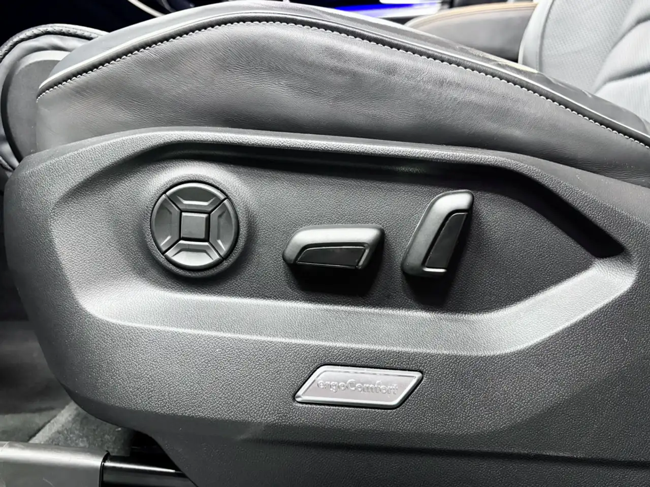 Volkswagen Touareg 3.0 TSi V6 PHEV 4MOTION Elegance 381 CV 16