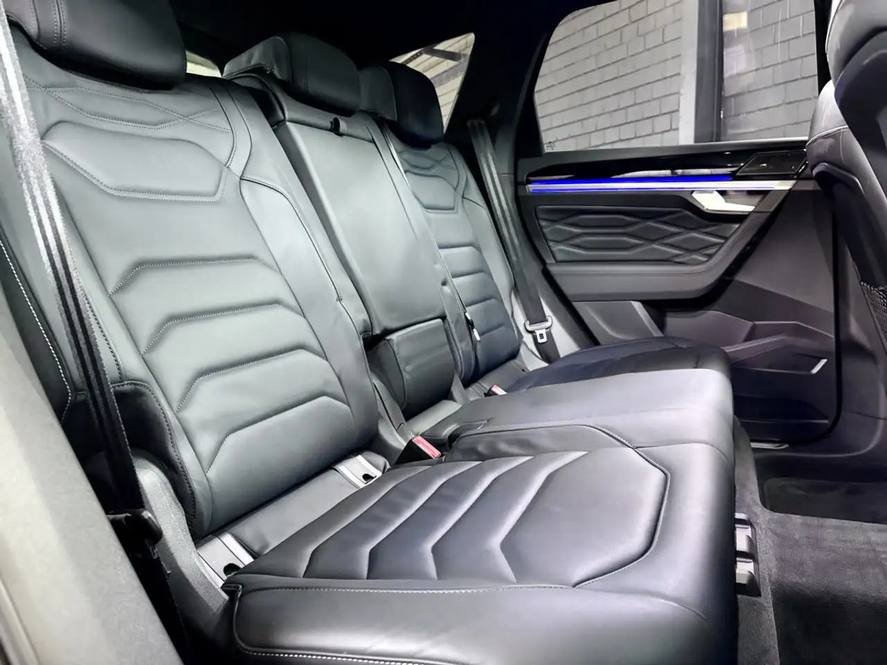 Volkswagen Touareg 3.0 TSi V6 PHEV 4MOTION Elegance 381 CV 12