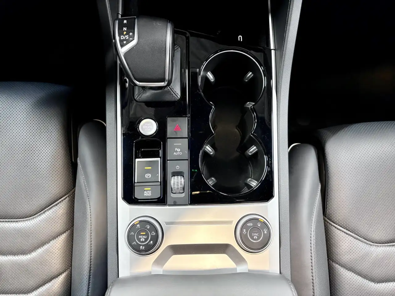 Volkswagen Touareg 3.0 TSi V6 PHEV 4MOTION Elegance 381 CV 11