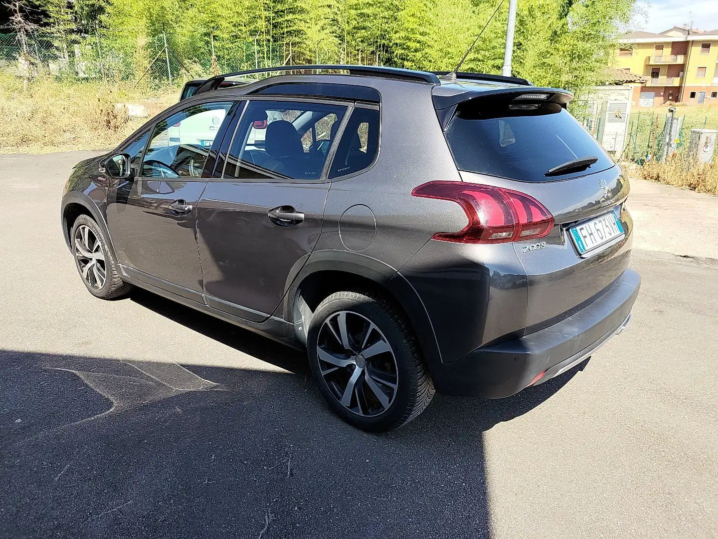 Peugeot 2008 PureTech Turbo 110 EAT6 S&S GT Line Grigio - 2