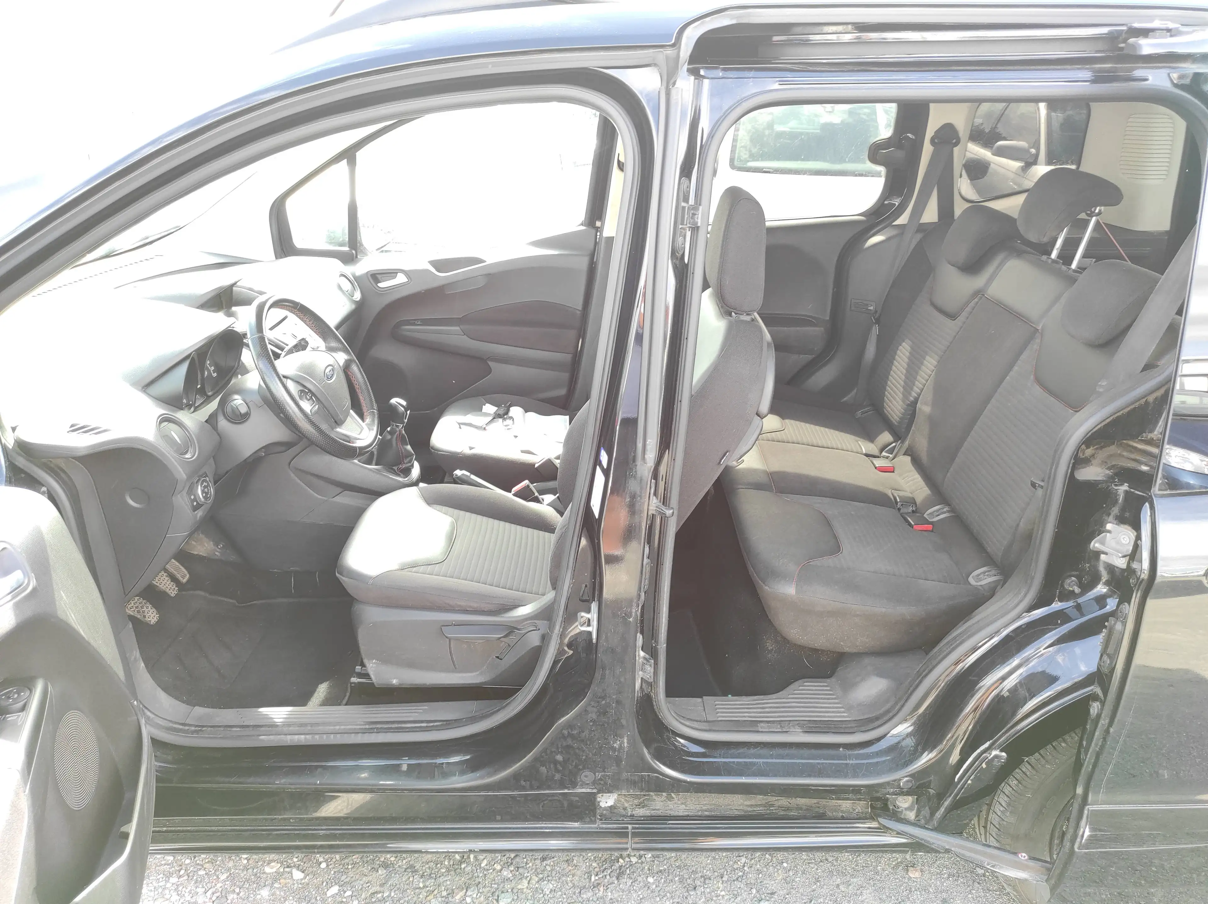 Ford Tourneo Courier 1.0 EURO-6 KLIMA USB RADIO SCHIEBETÜR ALU Sport — photo 10