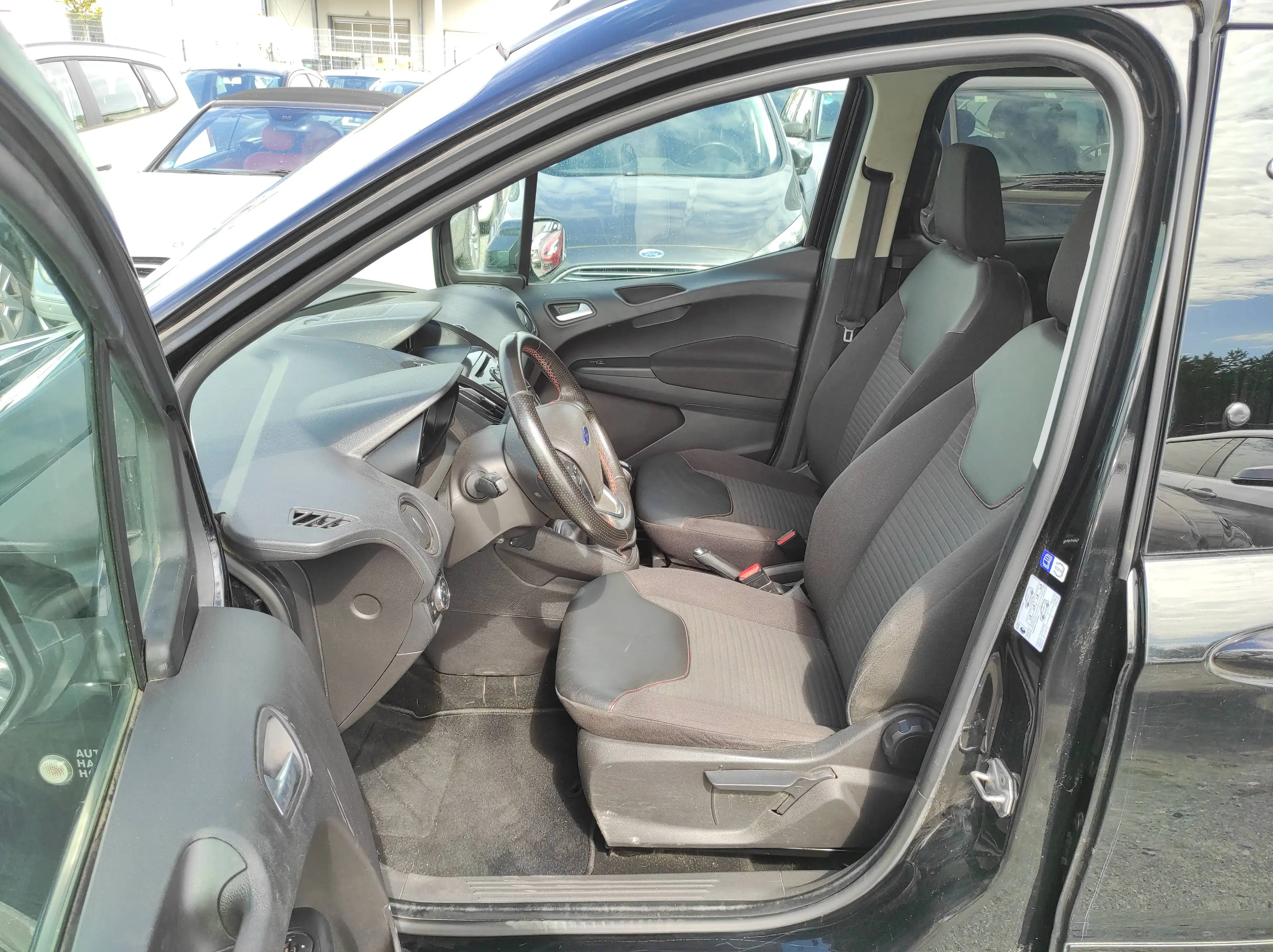 Ford Tourneo Courier 1.0 EURO-6 KLIMA USB RADIO SCHIEBETÜR ALU Sport — photo 9