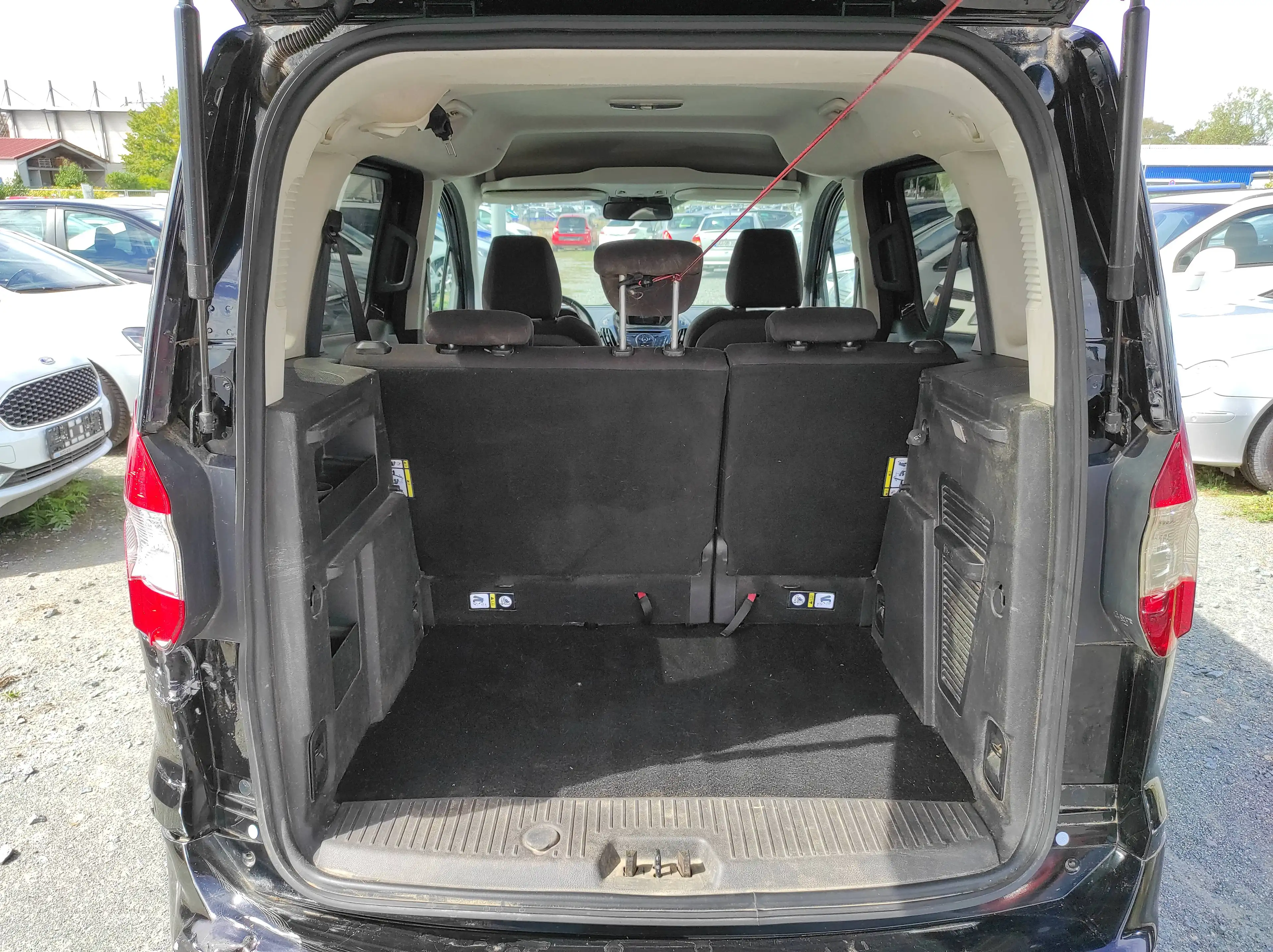 Ford Tourneo Courier 1.0 EURO-6 KLIMA USB RADIO SCHIEBETÜR ALU Sport — photo 14