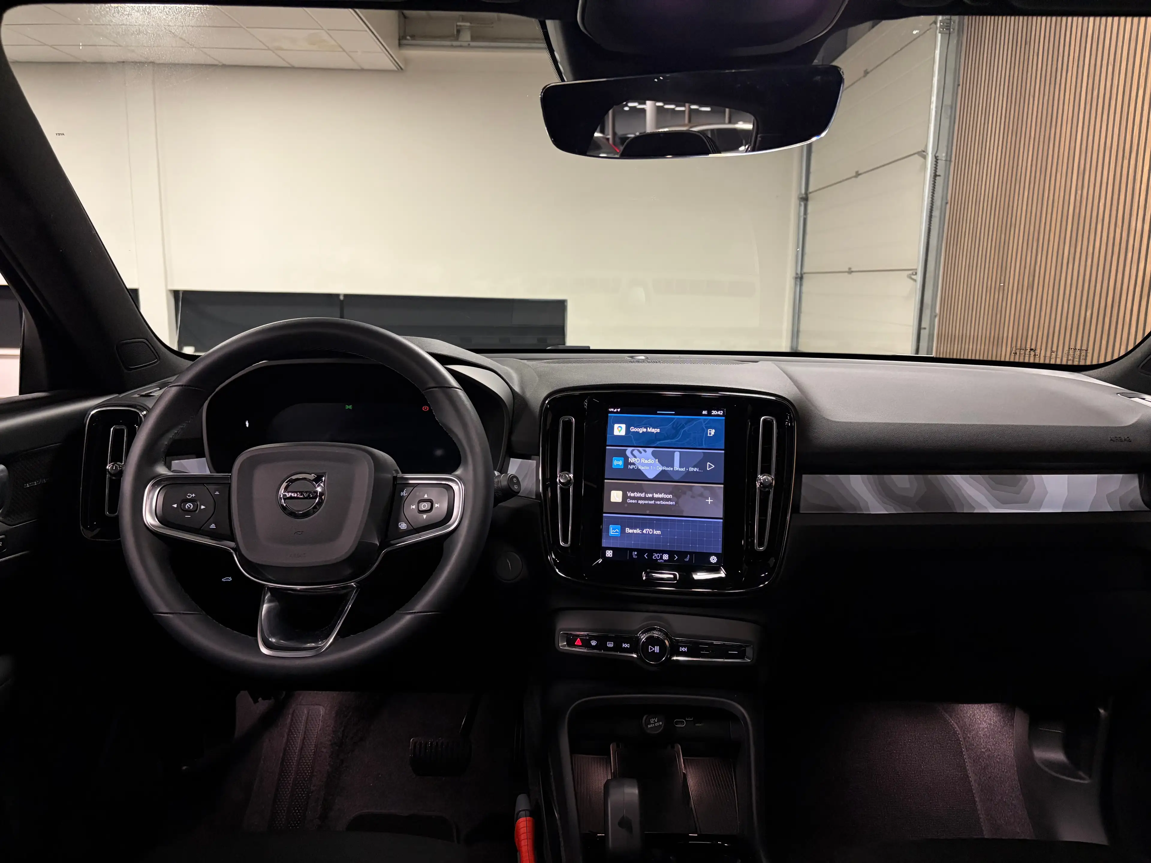 Volvo EX40 Single Motor Extended Range Ultra Black Ed. 82 kWh — photo 16