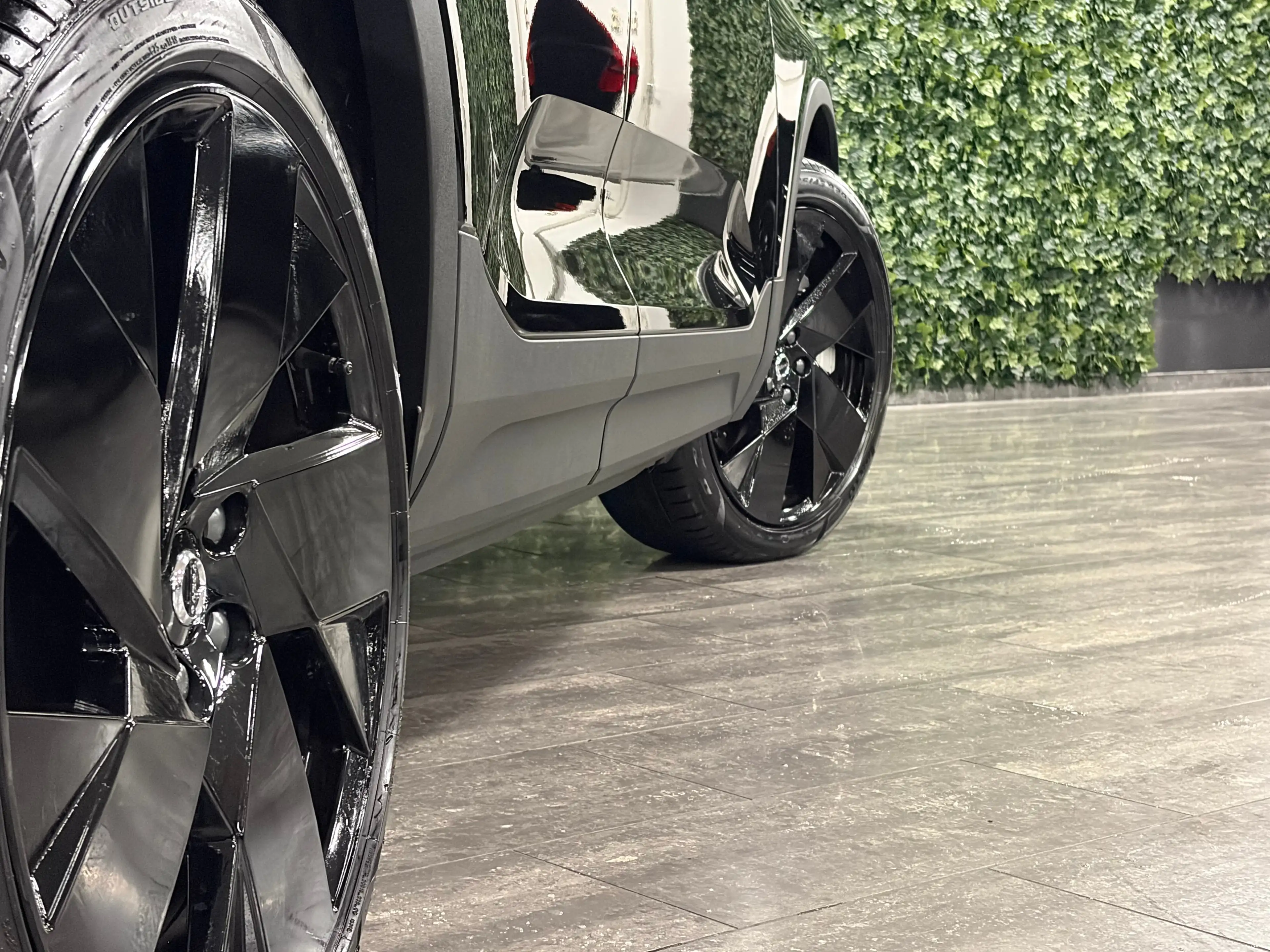 Volvo EX40 Single Motor Extended Range Ultra Black Ed. 82 kWh — photo 9