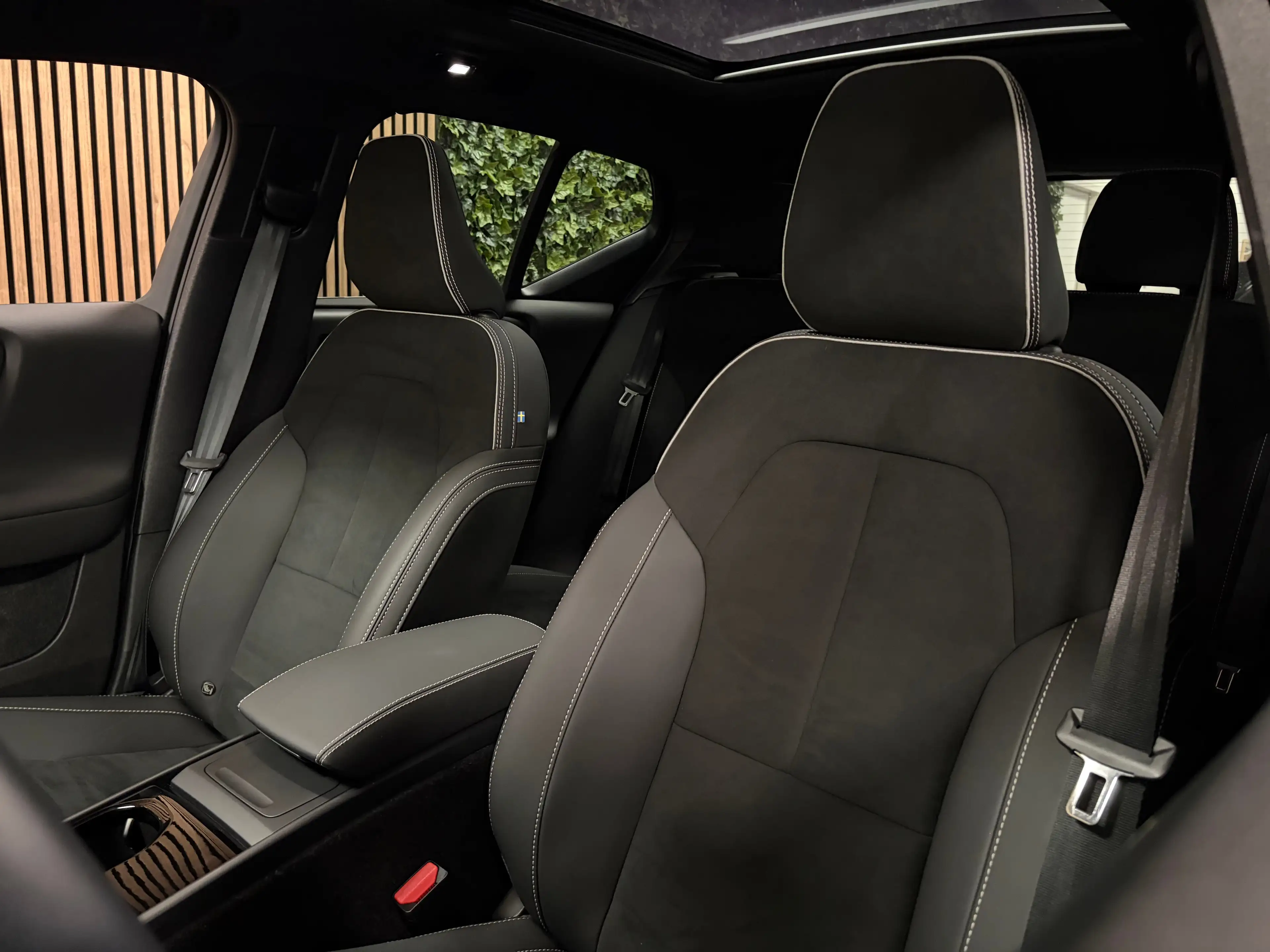 Volvo EX40 Single Motor Extended Range Ultra Black Ed. 82 kWh — photo 19