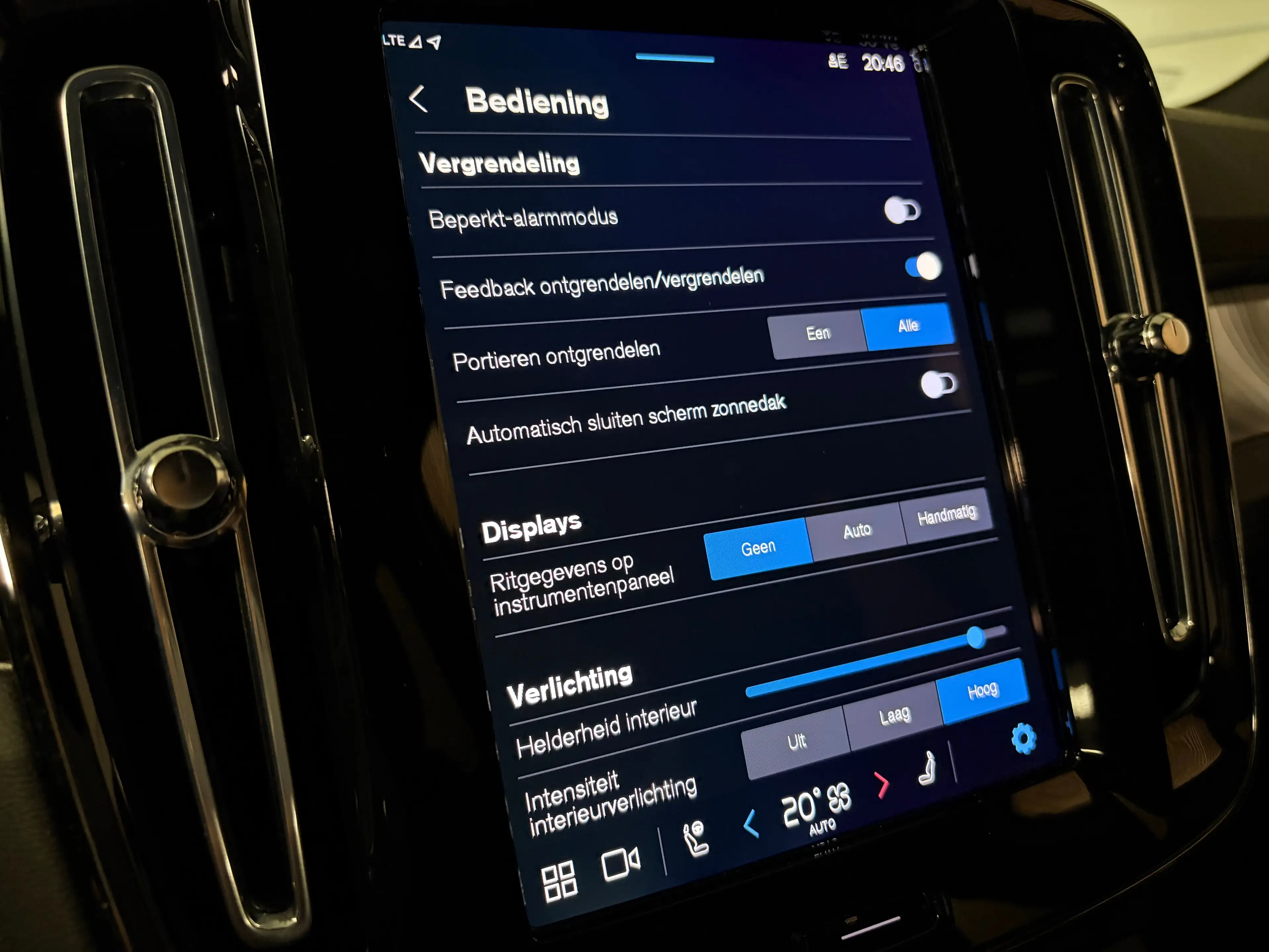 Volvo EX40 Single Motor Extended Range Ultra Black Ed. 82 kWh — photo 32
