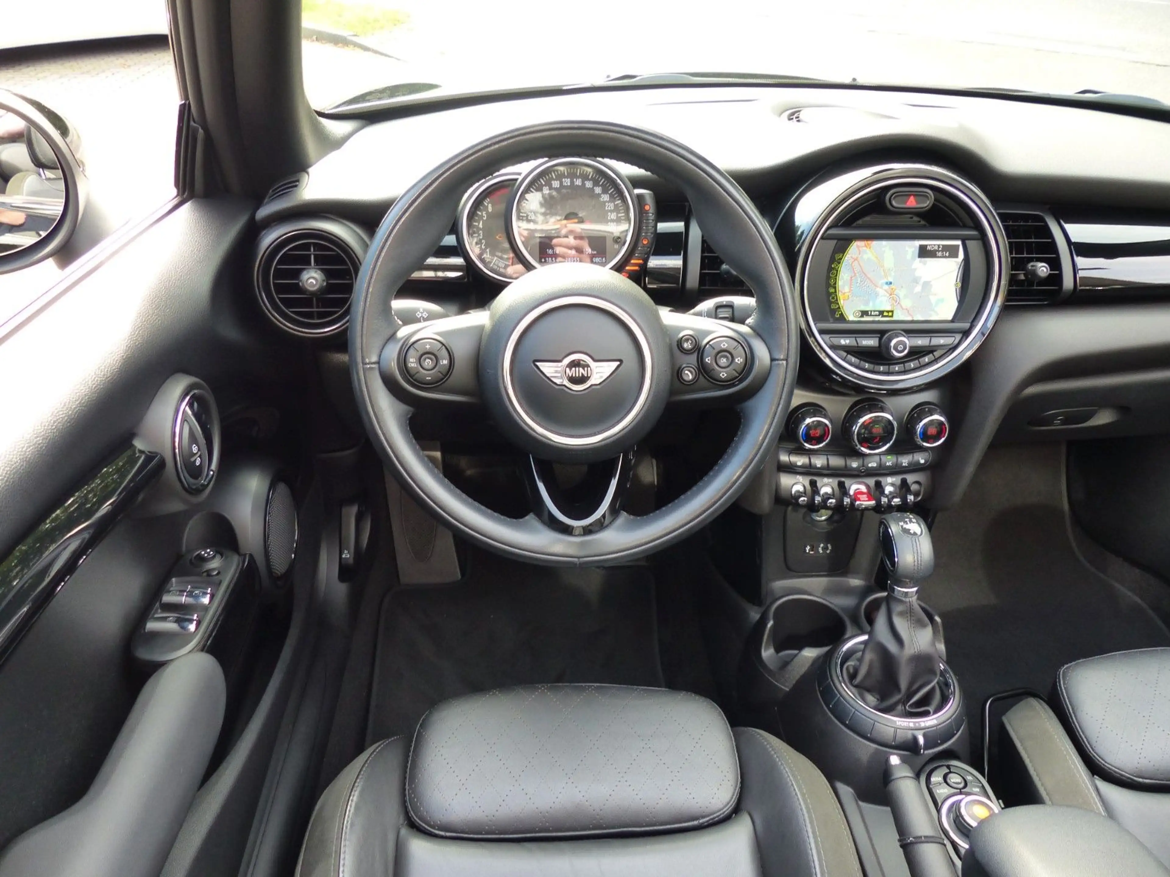 MINI Cooper Cabrio Aut. "Chili",Leder,Navi,LED,29 tkm — photo 14
