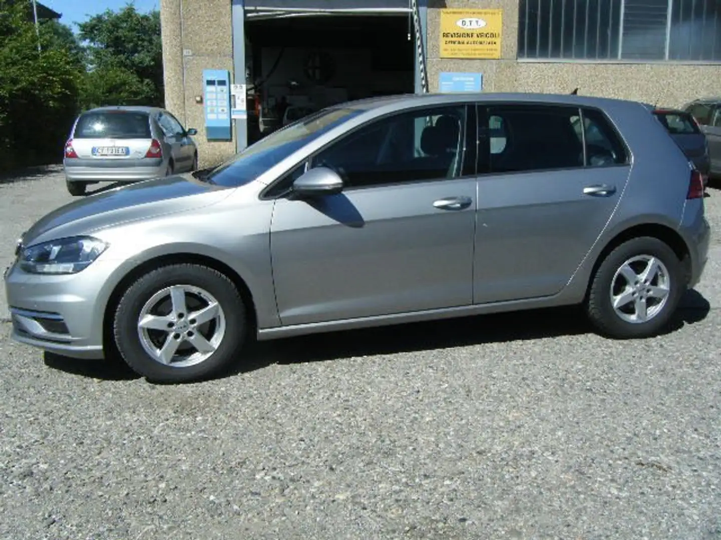 Volkswagen Golf 5p 1.0 Comfortline 115cv Gris - 2