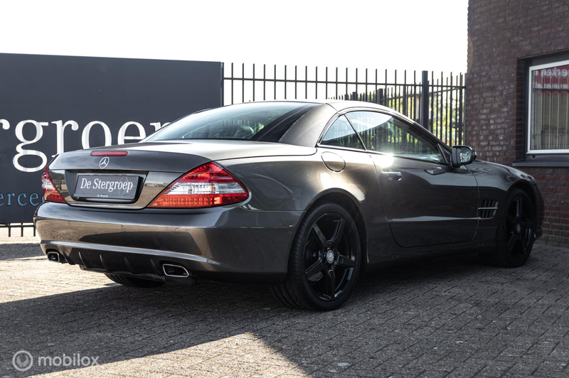Mercedes-Benz SL 350 — photo 13