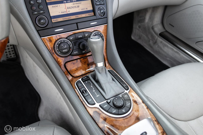 Mercedes-Benz SL 350 — photo 24