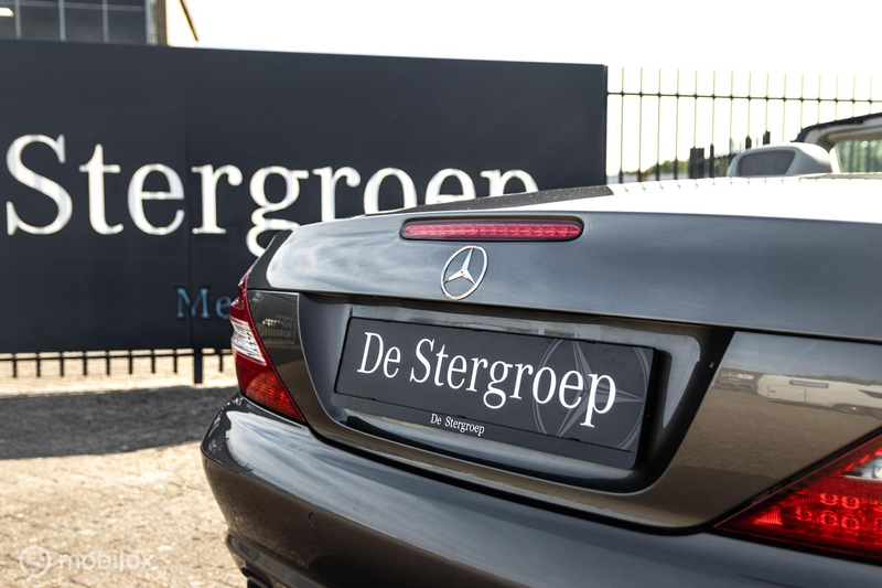Mercedes-Benz SL 350 — photo 19