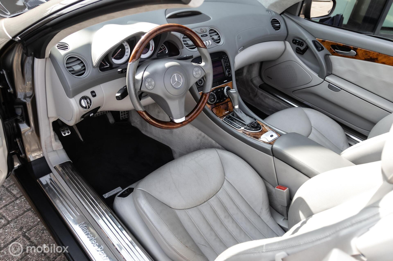 Mercedes-Benz SL 350 — photo 21