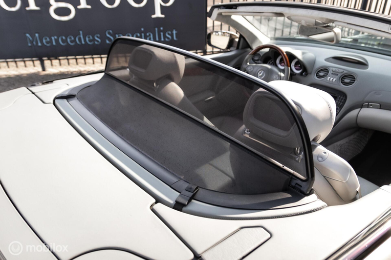 Mercedes-Benz SL 350 — photo 36