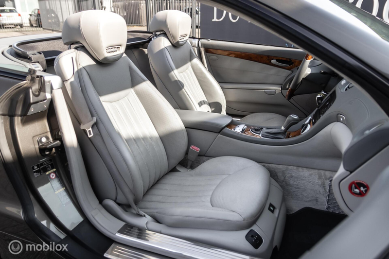 Mercedes-Benz SL 350 — photo 40