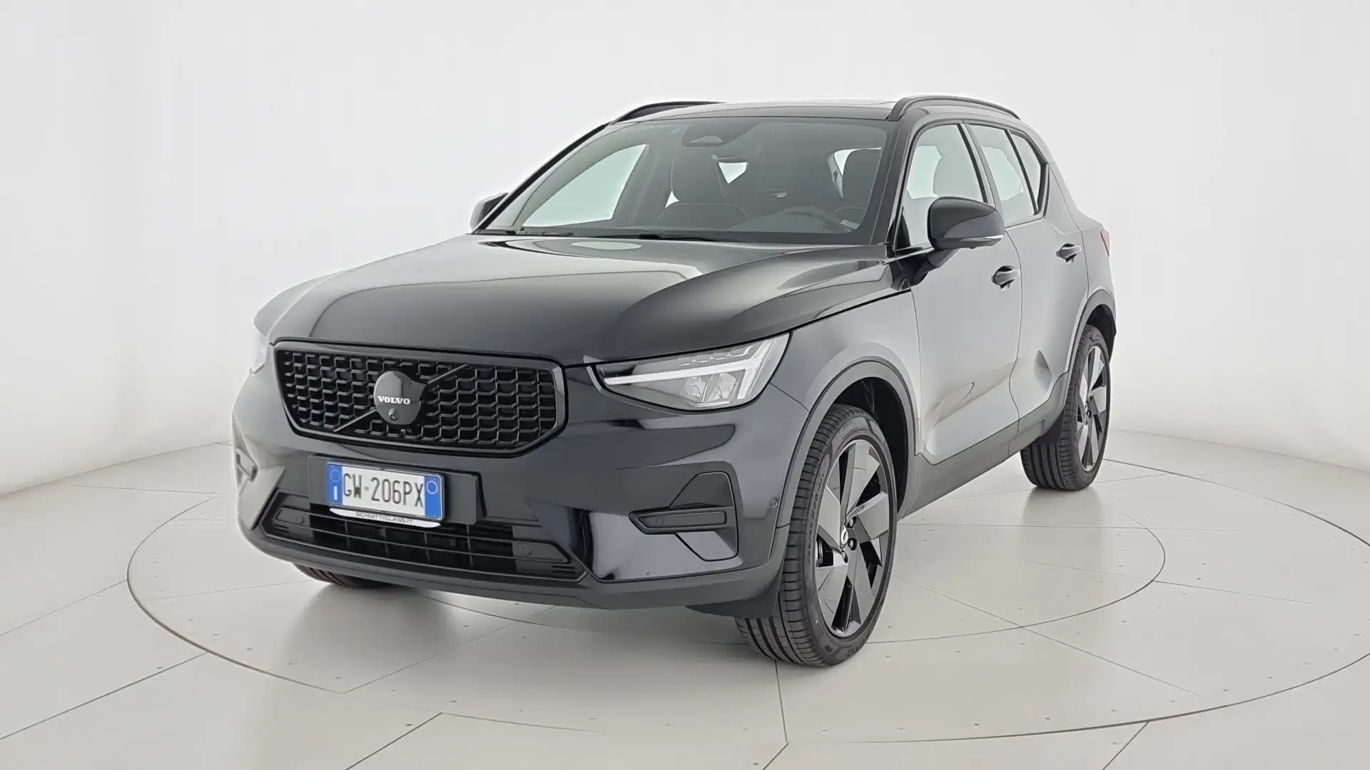 Volvo XC40 B3 automatico Ultra Black Edition Nero - 1