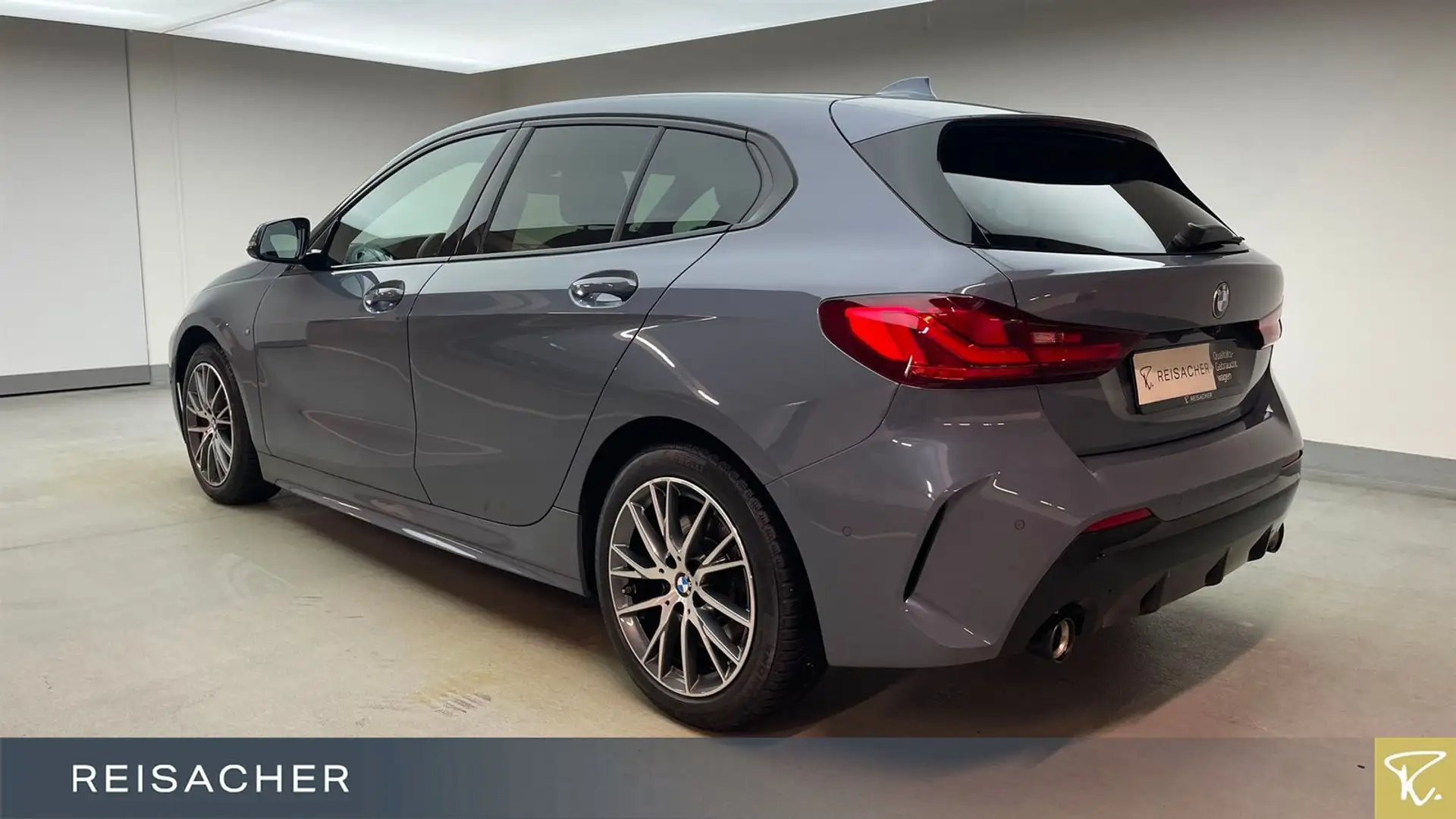 BMW 120 iA M-Sport Pano LkdHz LCProf elHk PA HUD Hifi Grau - 2