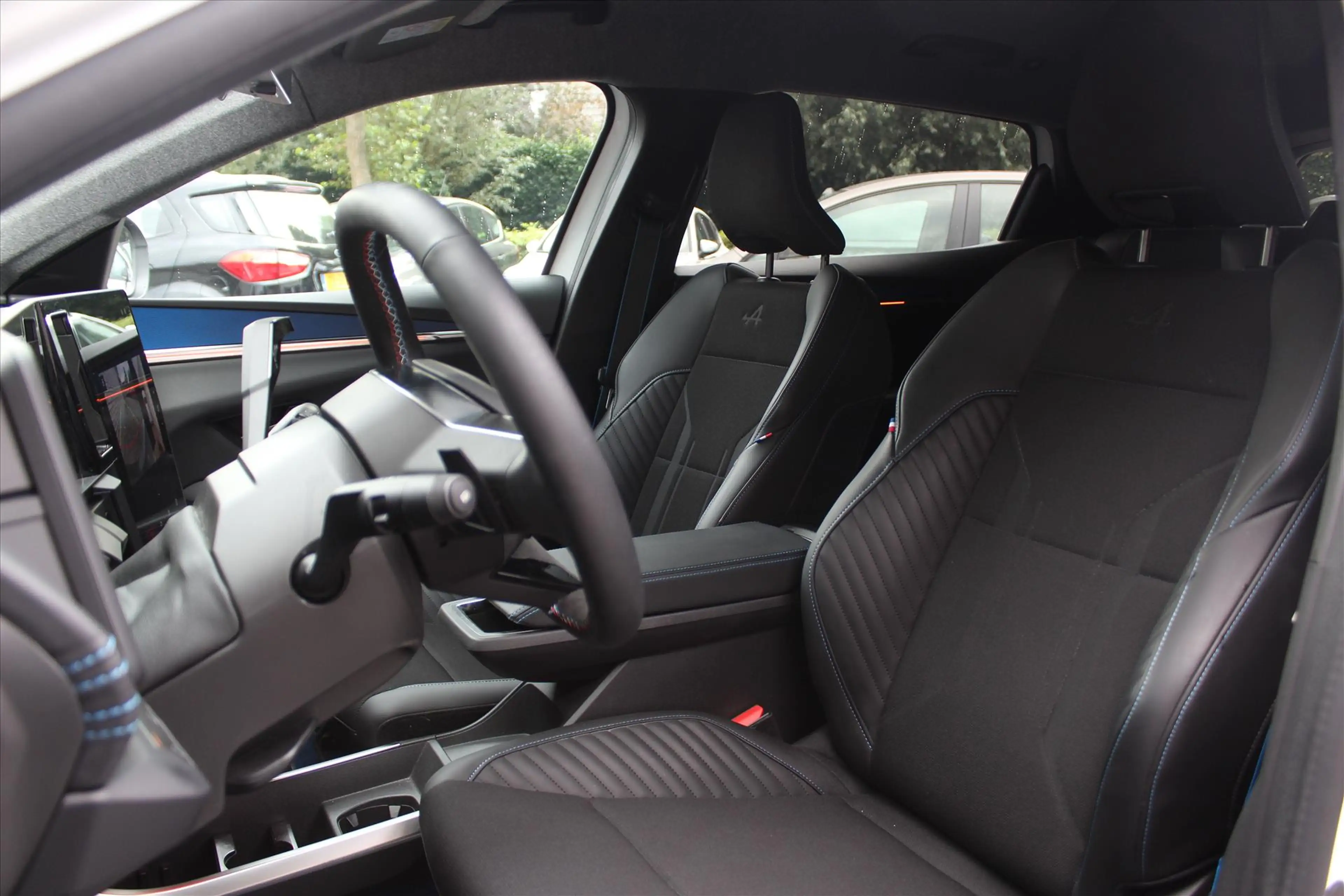 Renault Scenic E-Tech EV87 220pk long range Esprit Alpine — photo 11