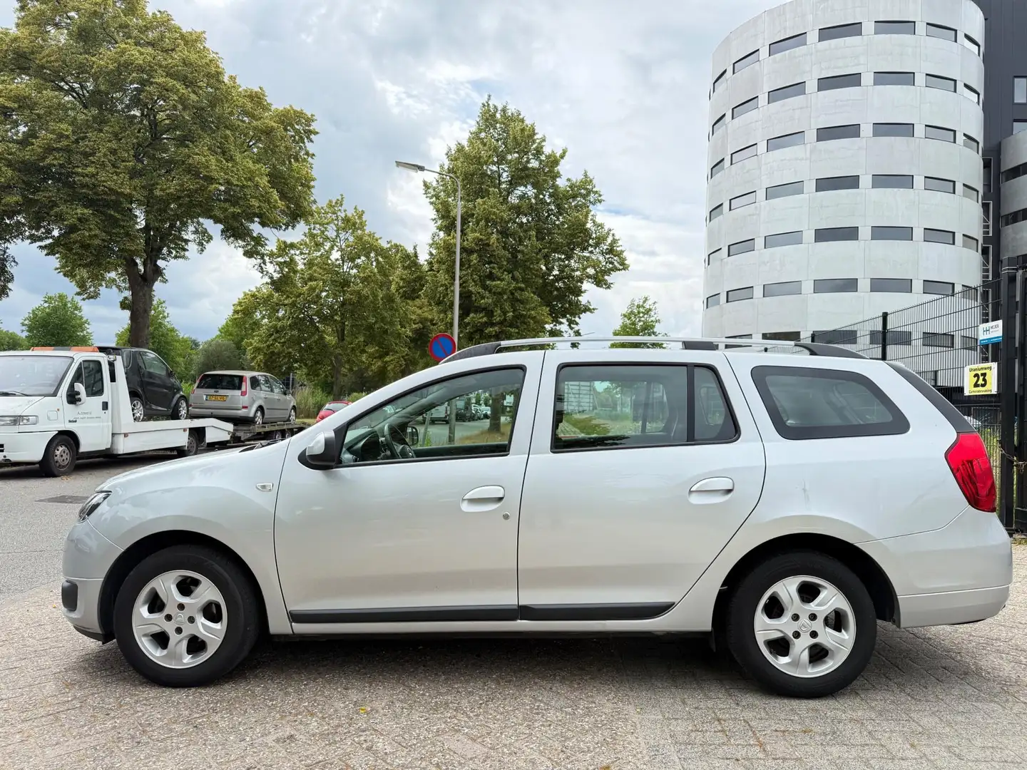 Dacia Logan MCV 0.9 TCe Prestige/navi/airco/cruise/onderhouden Grijs - 2