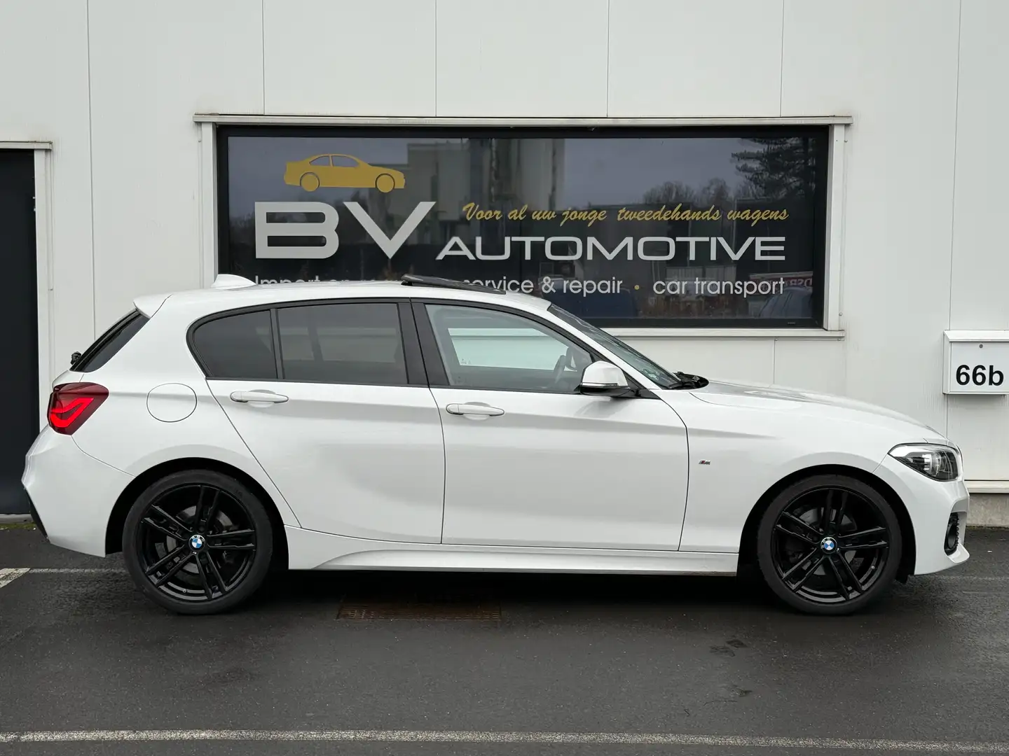 BMW 120 i M Sport automaat - PANO - LEDER - SHADOW Wit - 2