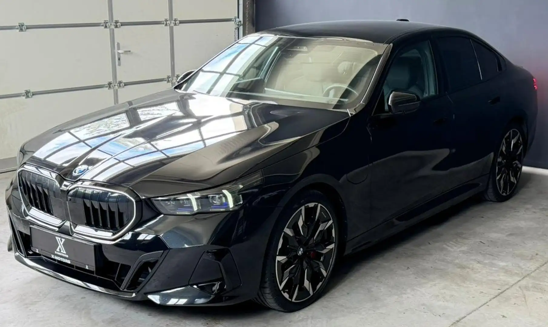 BMW 550 Schwarz - 2