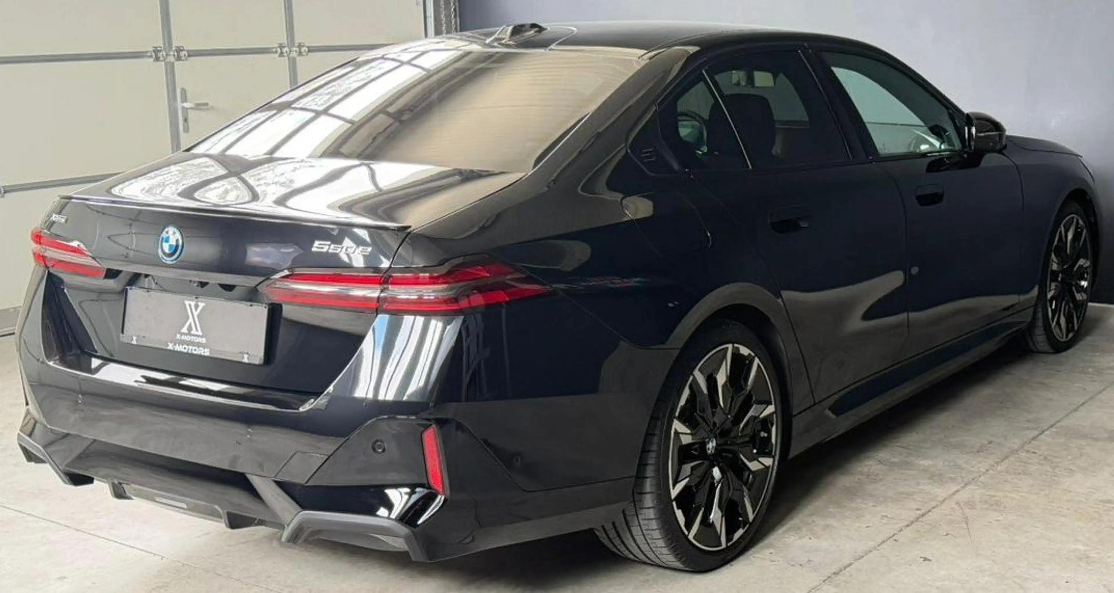 BMW 550 — photo 11