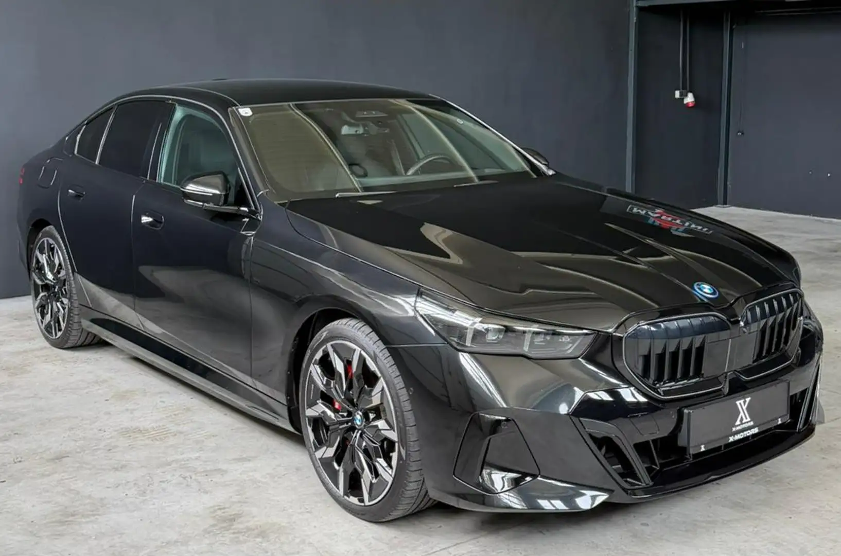 BMW 550 Schwarz - 1