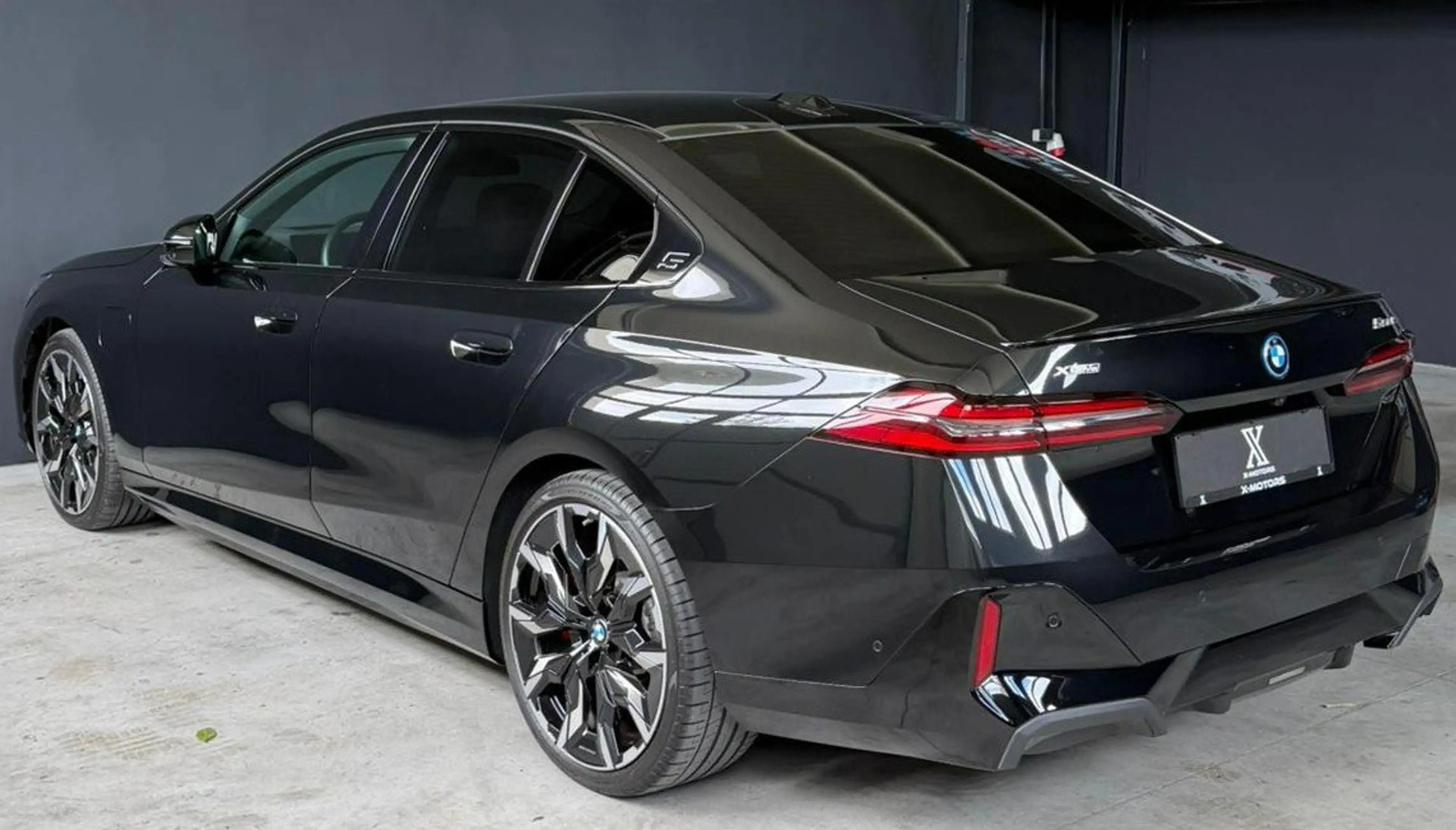 BMW 550 — photo 9